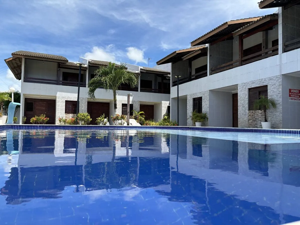 Os duplex de frente para a piscina